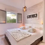 דירה Rooftop Le Plaza - 10mn From Cannes - Happy מאנדליה-לה-נאפול